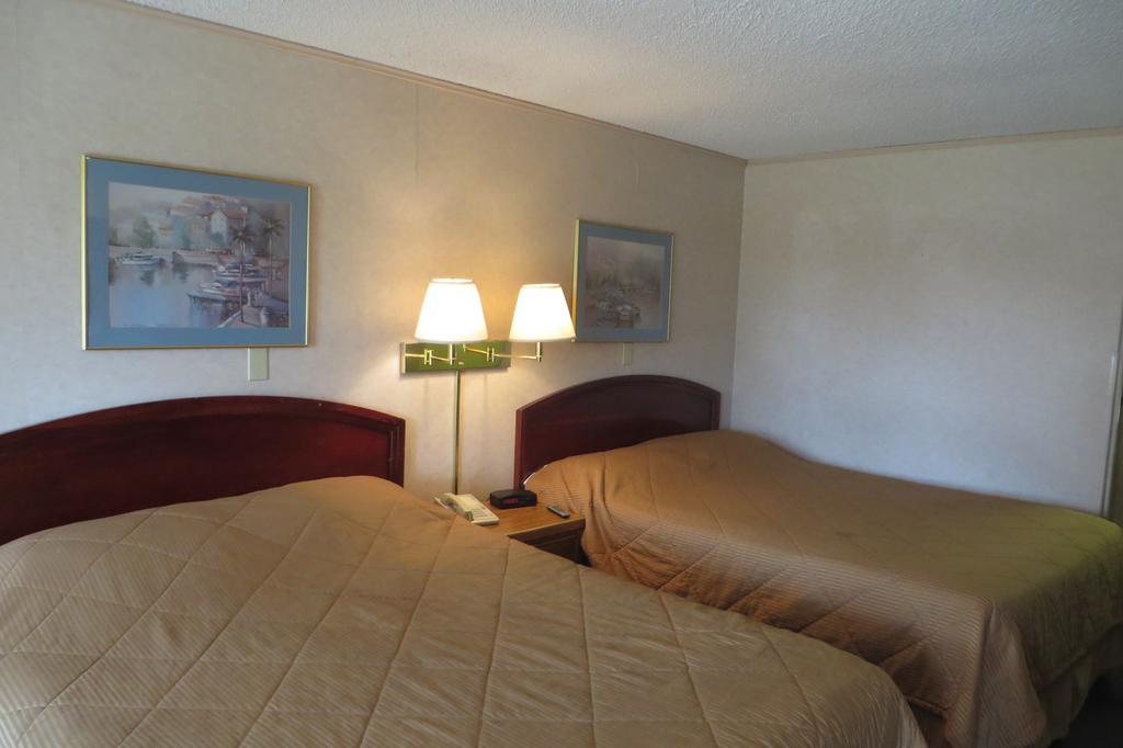Knights Inn Canton Zimmer foto